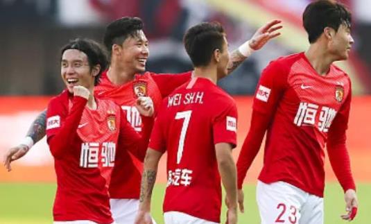 意甲国米补时争议点球绝杀尤文终结六连胜登顶引热议