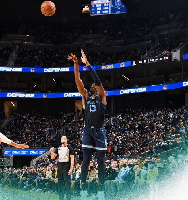 NBA-东契奇补时争议三分绝杀勇士，终结对手七连胜登顶西部引热议